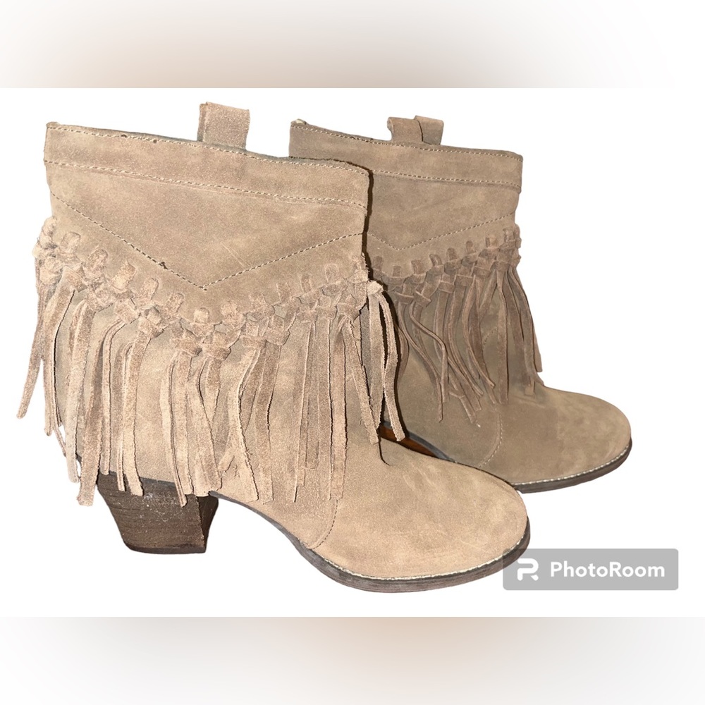 Sbicca Suede Fringe Boots Booties 6.5 Brown Tan Coastal Cowgirl Stacked Heel EUC